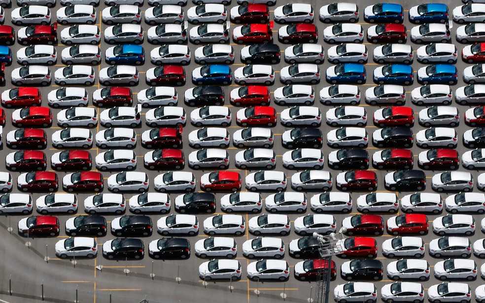 Venda de carros teve queda histórica na Europa — Foto: Paulo Whitaker/Reuters