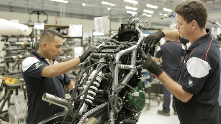 BMW retoma produção de motos em Manaus