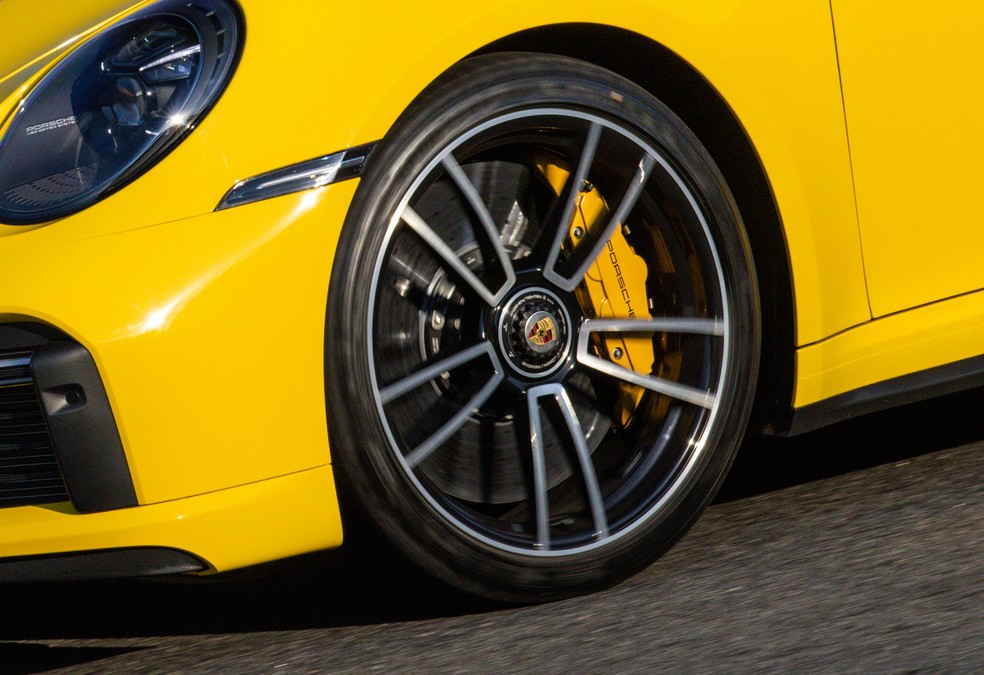 Disco de freio dianteiro do Porsche 911 Turbo S — Foto: Divulgação