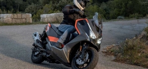 Maxi-scooter Kymco DT X360 Adventure é revelado para enfrentar Honda X-ADV