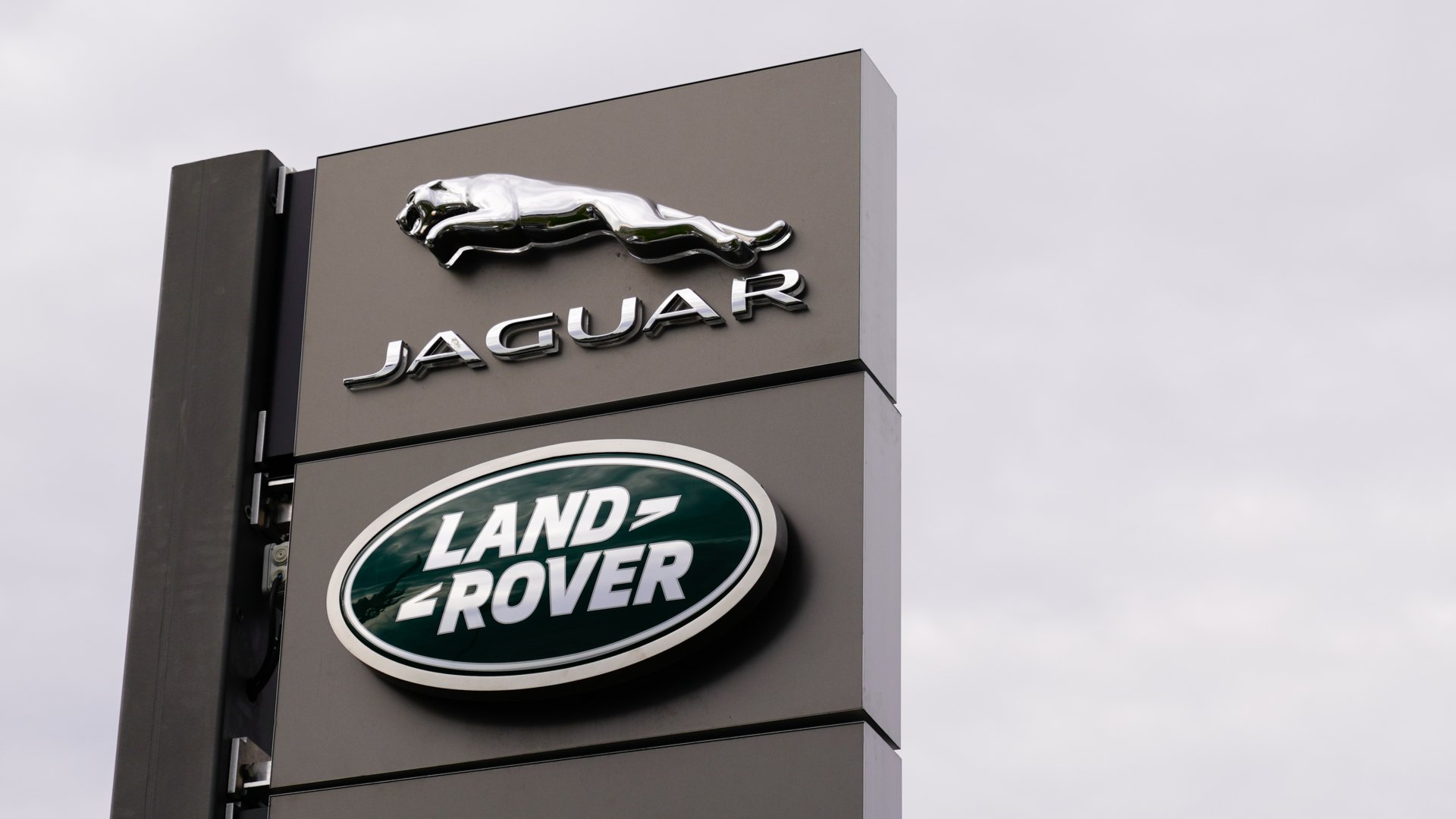 placa marca jaguar land rover carros premium brasil