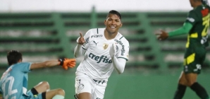 Fora de casa, Palmeiras vence Defensa y Justicia pela Libertadores