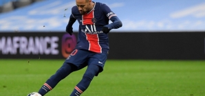 Neymar vai assinar novo contrato com o PSG neste sábado, diz jornal