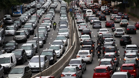 Governo anuncia medidas para a volta do carro popular, que deve custar até R$ 60 mil